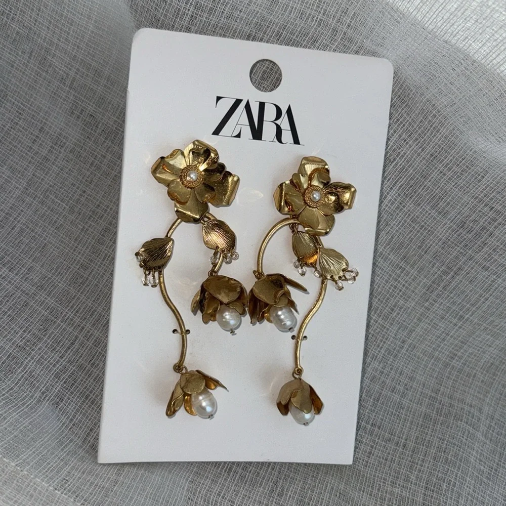 Zara Gold Floral Drop Earrings‎ With Pearls
